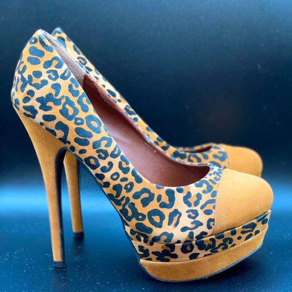 Leopard print 6&1/2” heels - Picture 2 of 7